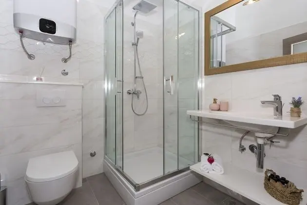 Deluxe Tek Büyük Yataklı Oda (1)