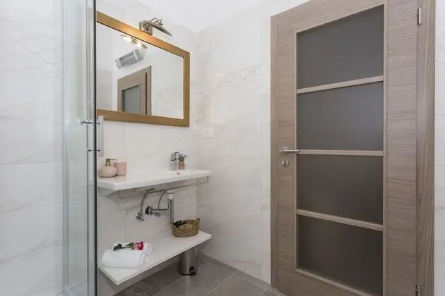 Deluxe Tek Büyük Yataklı Oda (1)