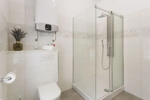 Deluxe Tek Büyük Yataklı Oda (2)