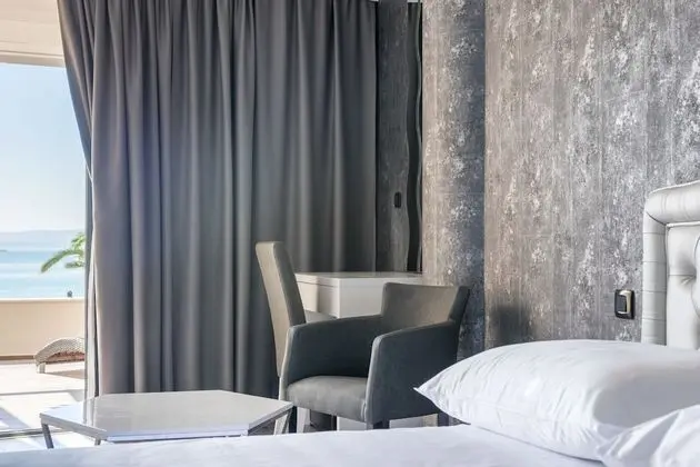 Tek Büyük Yataklı Oda, Balkon, Plaj Manzaralı