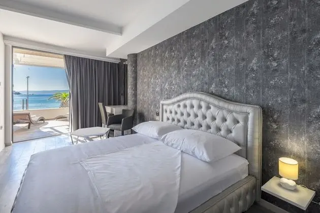 Tek Büyük Yataklı Oda, Balkon, Plaj Manzaralı