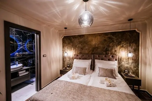 Exclusive Oda, 1 Büyük (Queen) Boy Yatak, Özel Banyo, Şehir Manzaralı
