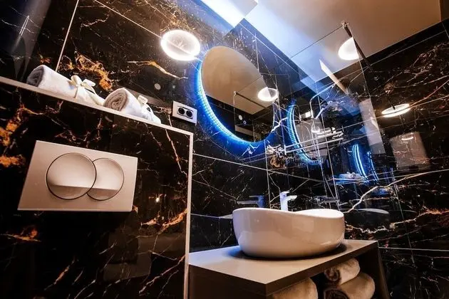 Exclusive Oda, 1 Büyük (Queen) Boy Yatak, Özel Banyo, Şehir Manzaralı