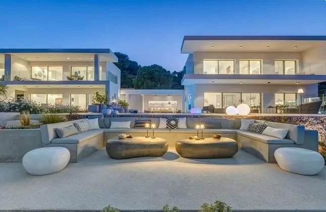 Royal Villa