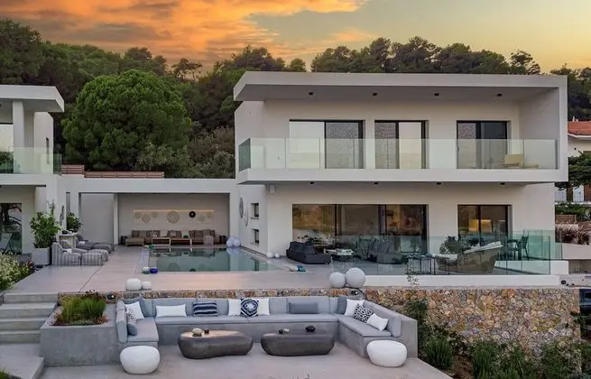 Royal Villa