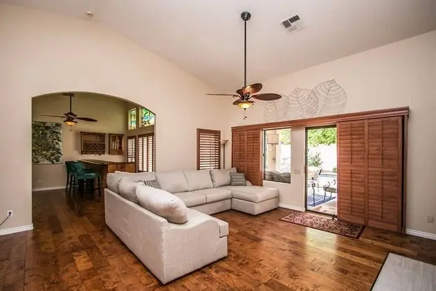 Ev (4 Bedrooms)