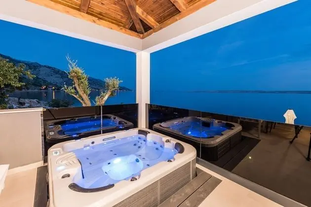 Villa (Four Bedroom Villa)