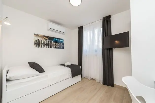 Villa (Four Bedroom Villa)