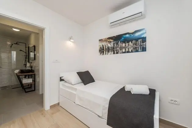 Villa (Four Bedroom Villa)