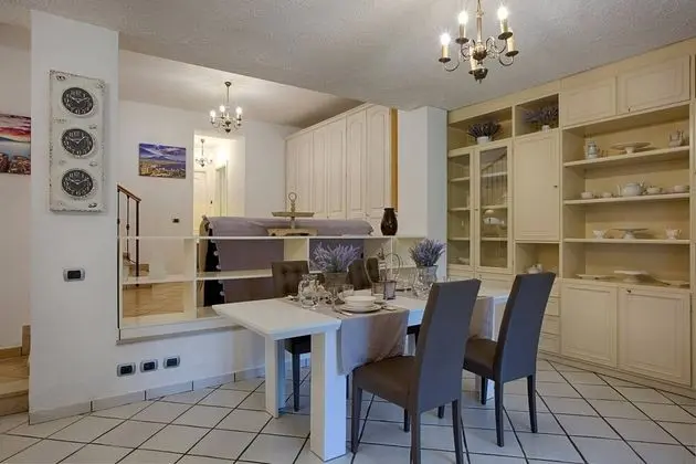 Villa, 4 Yatak Odası, Şömine