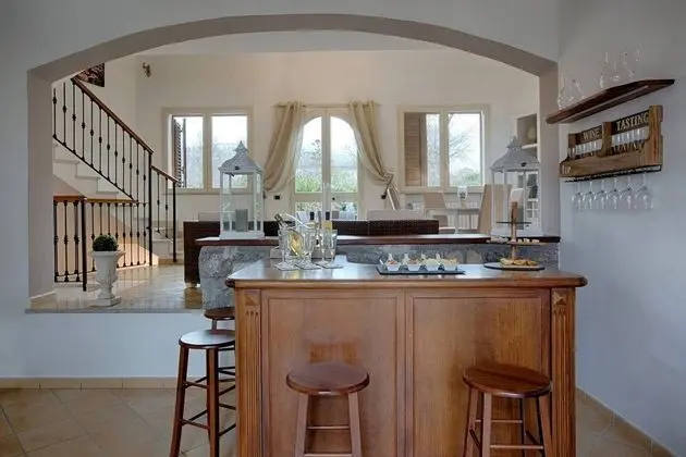 Villa, 4 Yatak Odası, Şömine