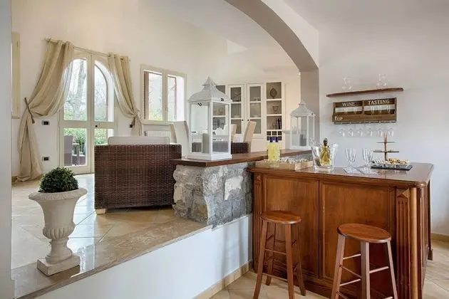 Villa, 4 Yatak Odası, Şömine