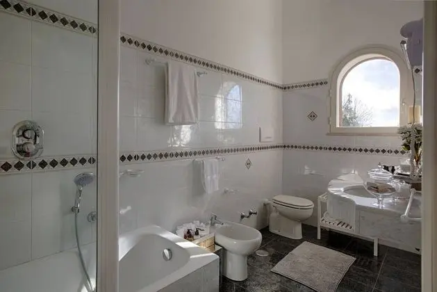 Villa, 4 Yatak Odası, Şömine