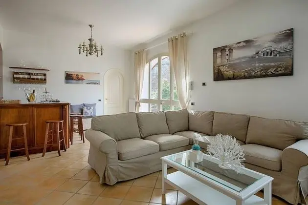 Villa, 4 Yatak Odası, Şömine