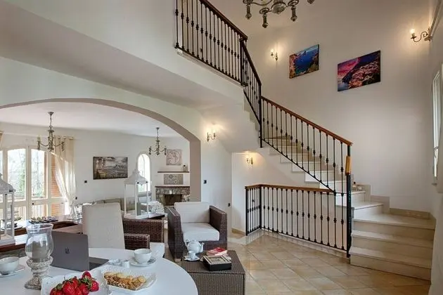 Villa, 4 Yatak Odası, Şömine