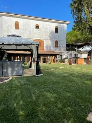 Villa, 4 Yatak Odası, Şömine