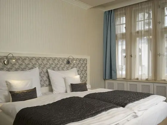 Deluxe Tek Büyük veya İki Ayrı Yataklı Oda, Balkon