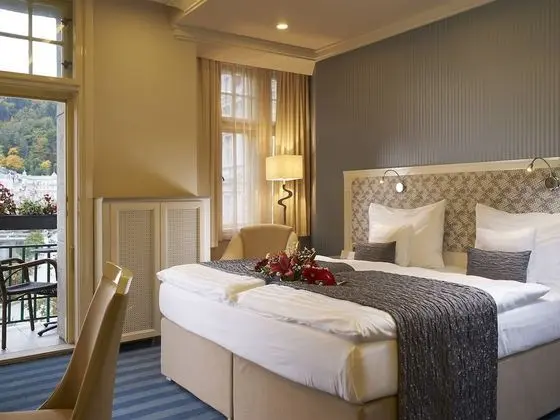 Deluxe Tek Büyük veya İki Ayrı Yataklı Oda, Balkon