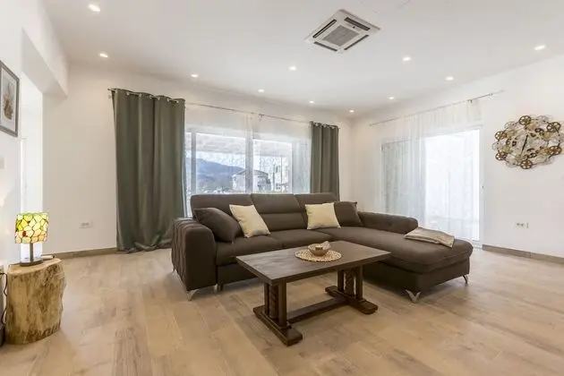 Villa, 4 Yatak Odası, Kişiye Özel Havuzlu