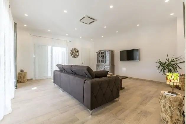 Villa, 4 Yatak Odası, Kişiye Özel Havuzlu