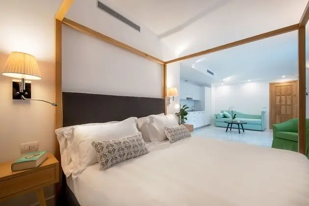 Luxury Oda