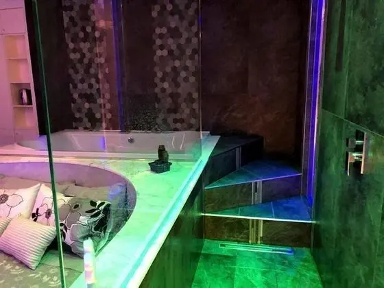 Deluxe Süit, Jakuzi