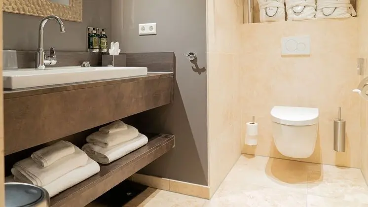 Superior Suite Canal View, 1 King Bed, Non Smoking, Kitchen