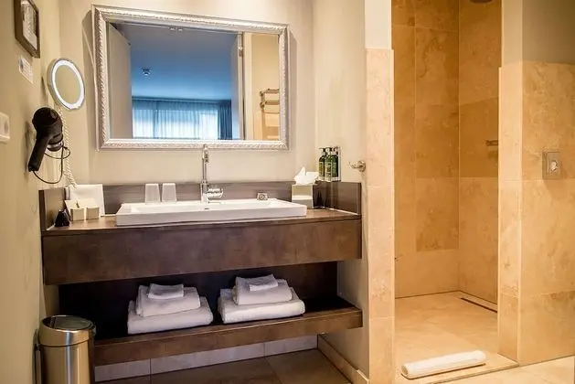 Superior Suite Canal View, 1 King Bed, Non Smoking, Kitchen