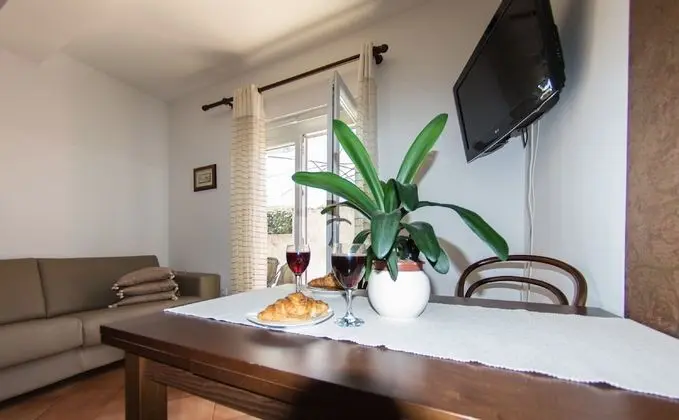 Apart Daire, 2 Yatak Odası, Bahçe Manzaralı