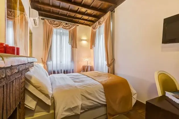 Standard Tek Büyük Yataklı Oda