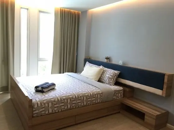 2 Bedrooms Apartment with Pool View