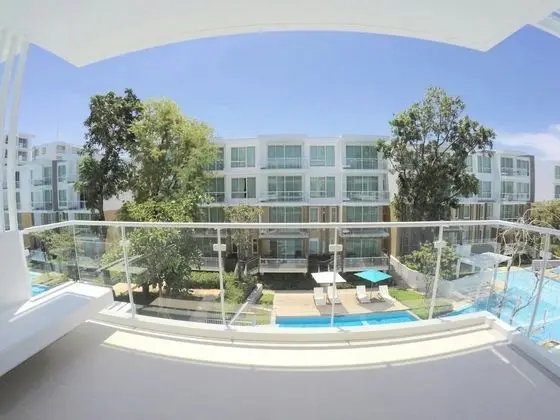 2 Bedrooms Apartment with Pool View
