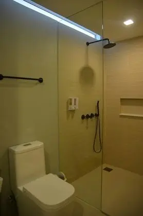 2 Bedrooms Apartment with Pool View