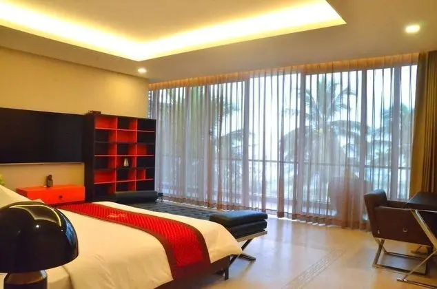Luxury Villa (8 Bedrooms)