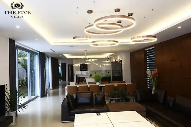 Luxury Villa (8 Bedrooms)