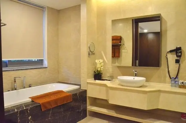 Luxury Villa (8 Bedrooms)