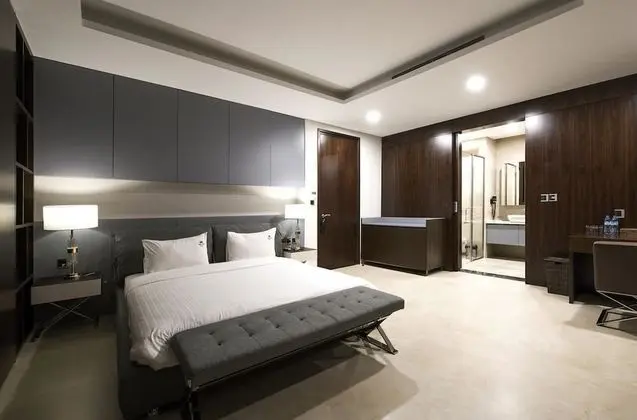 Luxury Villa (8 Bedrooms)