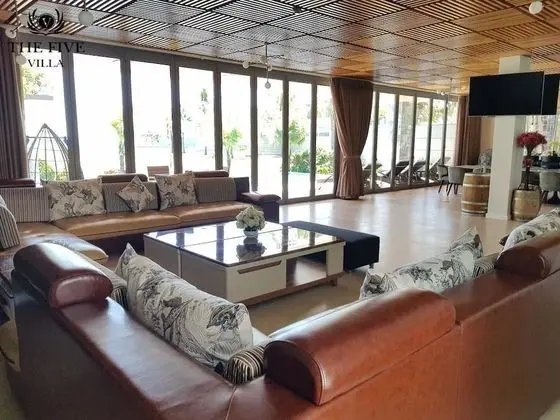 Luxury Villa (8 Bedrooms)