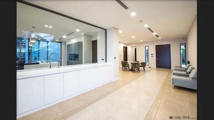 Luxury Villa (8 Bedrooms)