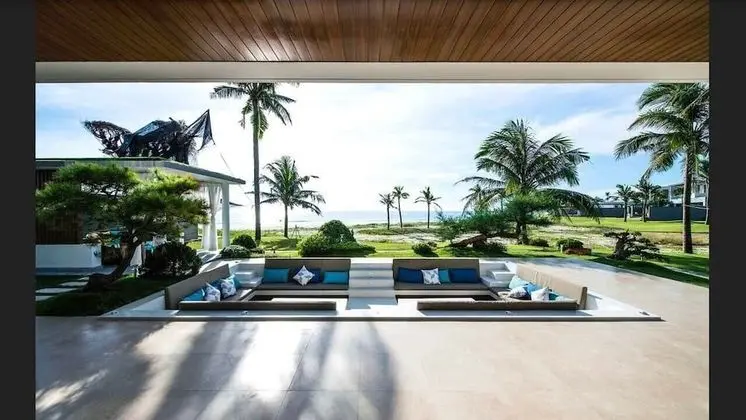 Luxury Villa (8 Bedrooms)
