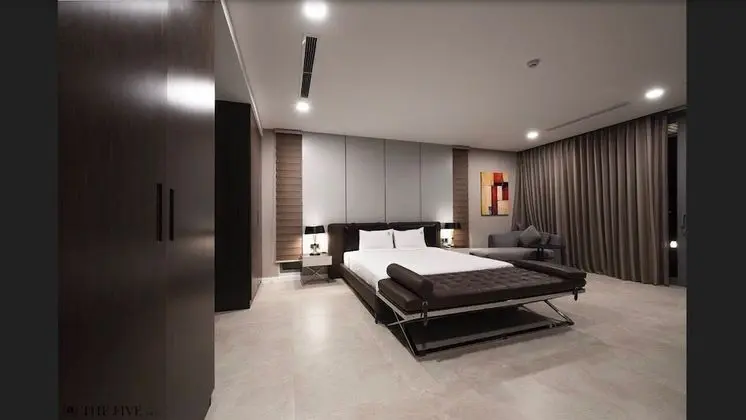 Luxury Villa (8 Bedrooms)