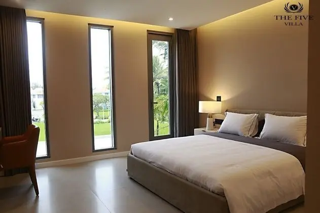 Luxury Villa (8 Bedrooms)
