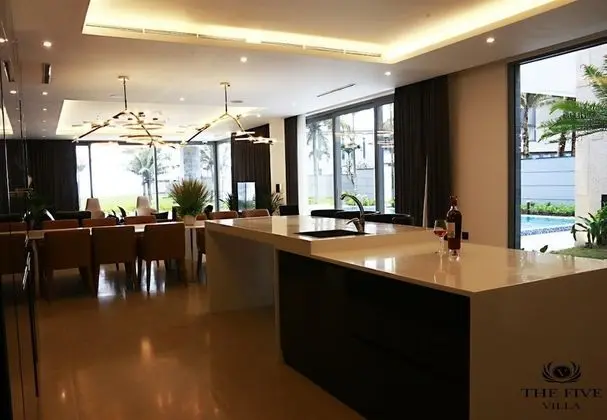 Luxury Villa (8 Bedrooms)