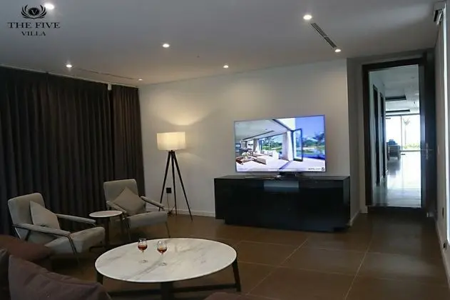 Luxury Villa (8 Bedrooms)