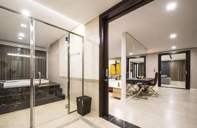 Luxury Villa (8 Bedrooms)