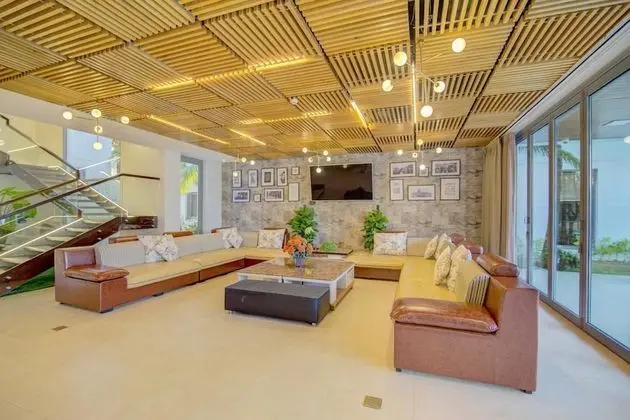Luxury Villa (8 Bedrooms)