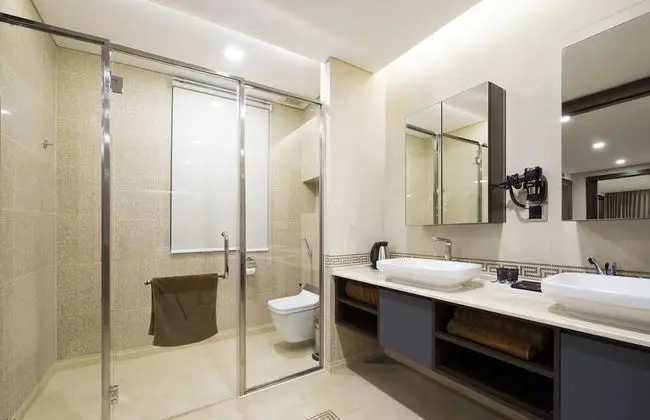 Luxury Villa (8 Bedrooms)