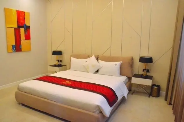 Luxury Villa (8 Bedrooms)