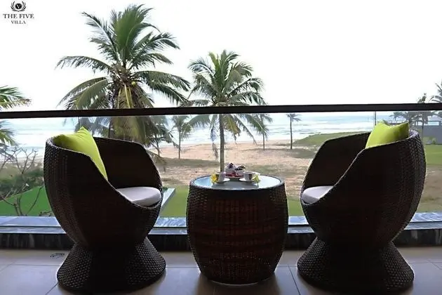 Luxury Villa (8 Bedrooms)