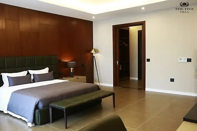 Luxury Villa (8 Bedrooms)